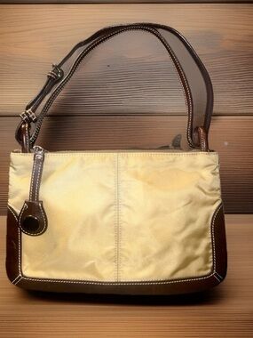Dooney & Bourke Wayfarer Vintage Nylon Shoulderbag